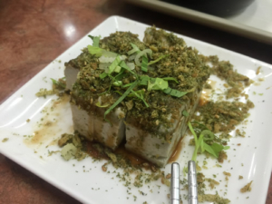 台北　グルメ　臭豆腐